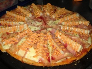 La receta de pizza americana es muy sabrosa, y la puedes servir en frío si quieres. pizza americana
